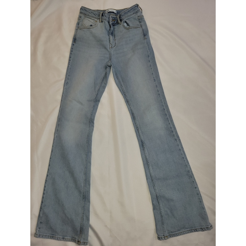 Zara bell bottom blue jeans size 4